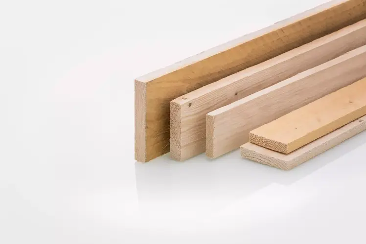 Madera para pallets y tarimas industriales — pino dimensionado con resistencia 40% superior